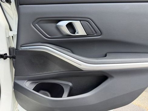 Used 2025 BMW 330i Sedan RWD image 27