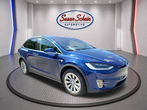 Used 2017 Tesla Model X 90D AWD/4WD image 3