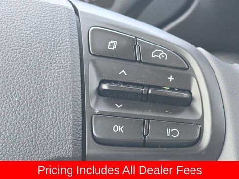 Certified 2025 Hyundai Venue Limited FWD image 20