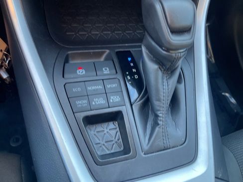 Used 2024 Toyota RAV4 LE image 16