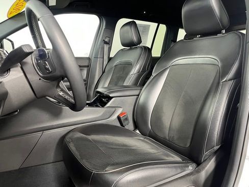 Used 2023 Jeep Grand Cherokee Altitude image 17