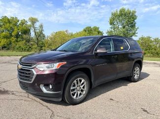 Used 2021 Chevrolet Traverse LT FWD video 1