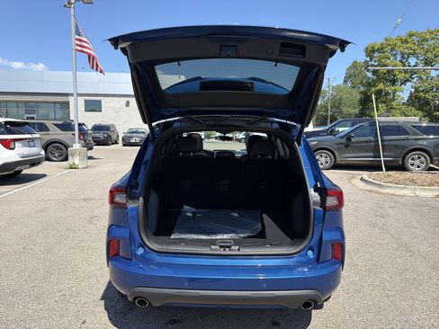 Used 2023 Ford Escape ST-Line w/ Tech Pack #1 AWD/4WD image 37
