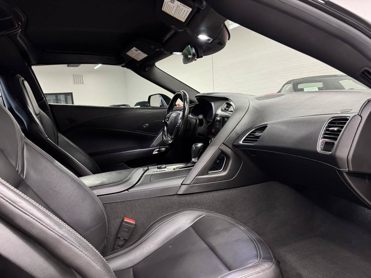 Used 2019 Chevrolet Corvette Stingray Coupe w/ 1LT RWD image 42