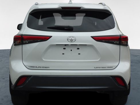 Used 2022 Toyota Highlander Limited AWD/4WD image 4