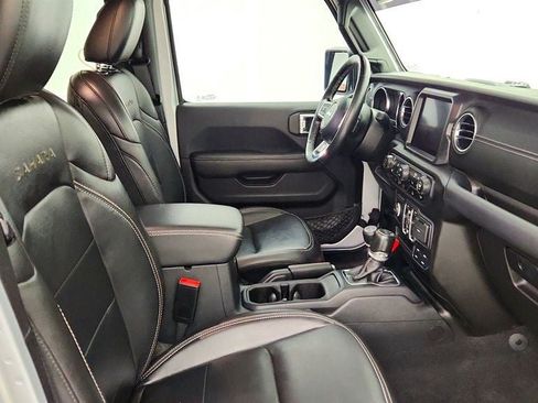 Used 2023 Jeep Wrangler Unlimited Sahara AWD/4WD image 23