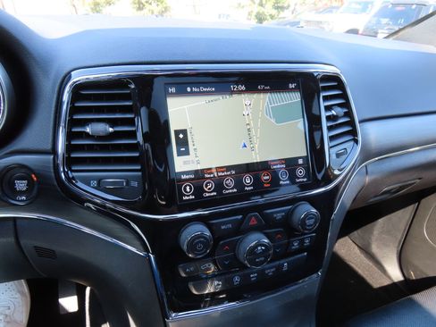 Used 2021 Jeep Grand Cherokee Limited w/ Luxury Group II image 20