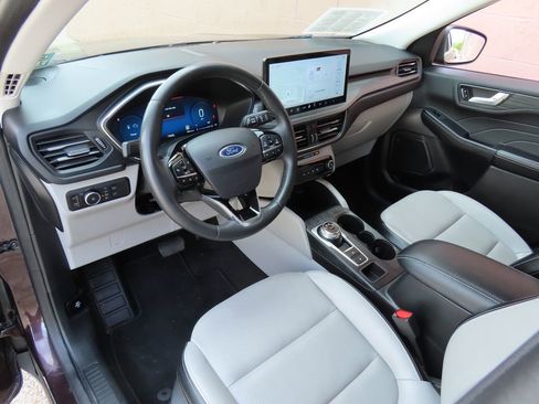 Used 2023 Ford Escape Platinum w/ Class II Trailer Tow Package FWD image 25