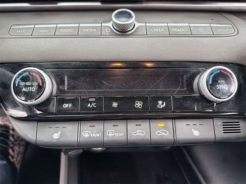 Used 2023 Hyundai Elantra SEL w/ Convenience Package image 16