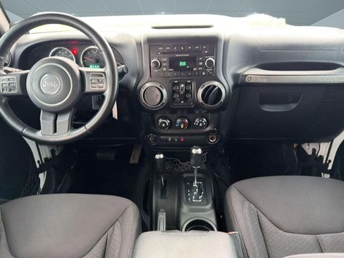 Used 2013 Jeep Wrangler Unlimited Sport image 27