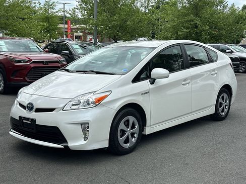Used 2012 Toyota Prius Three FWD image 2