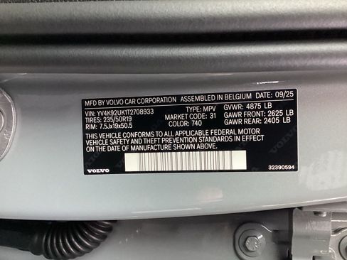 Certified 2026 Volvo XC40 B4 Core FWD image 37