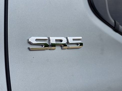 Used 2024 Toyota Tacoma SR5 AWD/4WD image 25