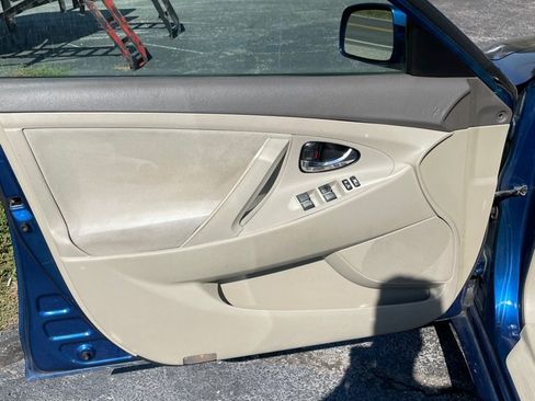Used 2011 Toyota Camry LE w/ LE Extra-Value Pkg FWD image 10