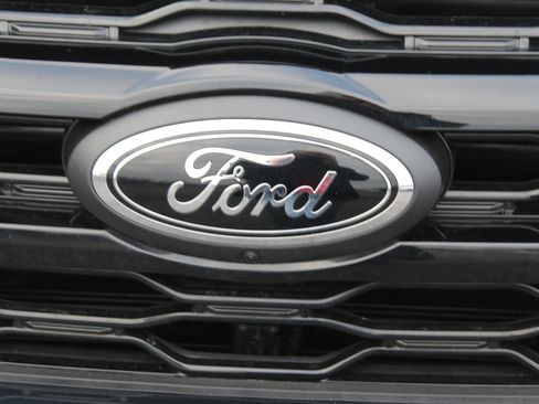 Used 2024 Ford Expedition Limited image 10