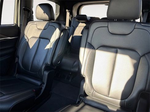 Used 2024 Jeep Grand Cherokee L Limited w/ Luxury Tech Group II image 13