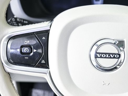 Certified 2023 Volvo XC60 B5 Ultimate w/ Climate Package FWD image 12