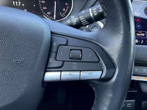 Used 2023 Cadillac XT4 Premium Luxury image 19
