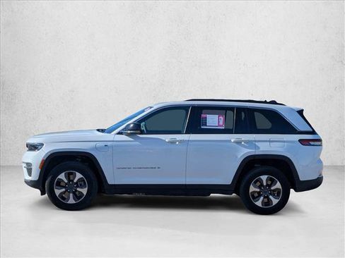 Used 2024 Jeep Grand Cherokee Limited 4xe image 10