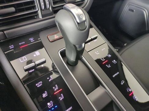 New 2026 Porsche Macan image 21