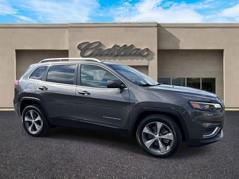 Used 2019 Jeep Cherokee Limited FWD image 1
