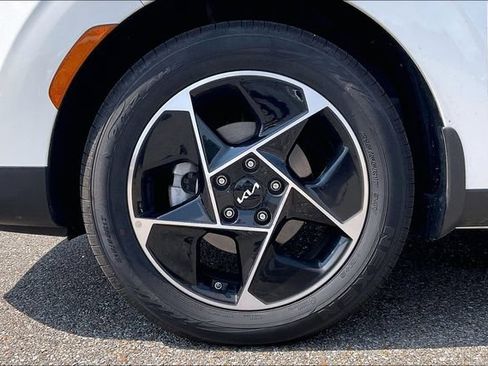 Used 2025 Kia Soul EX FWD image 4