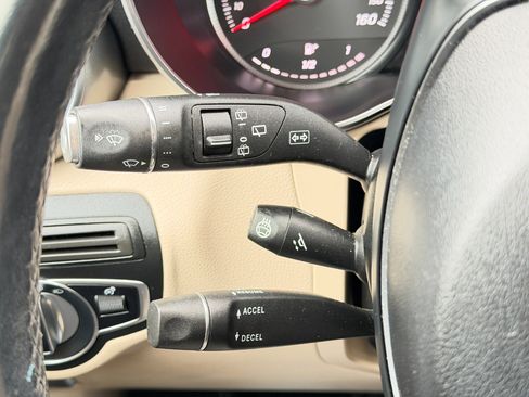 Used 2019 Mercedes-Benz GLC 300 4MATIC image 70