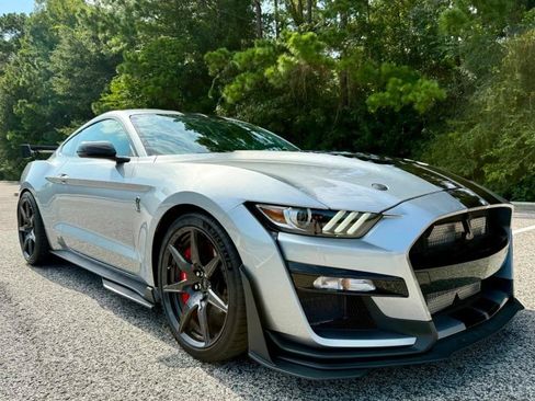 Used 2020 Ford Mustang Shelby GT500 w/ Carbon Fiber Track Pack RWD image 15