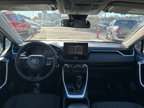 Used 2021 Toyota RAV4 XLE image 10