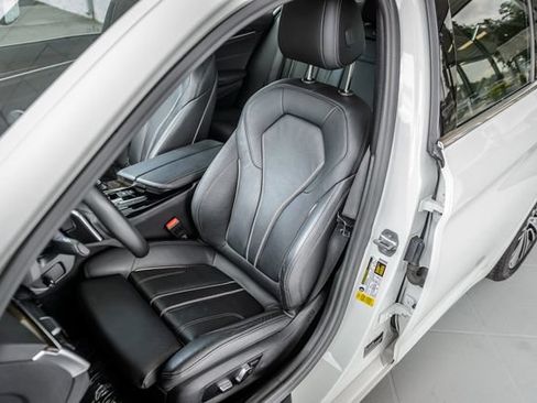 Used 2019 BMW 530i w/ Convenience Package RWD image 41