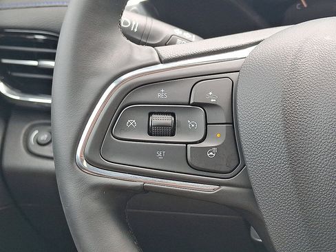 Used 2025 Buick Envista Sport Touring w/ Experience Buick Package FWD image 17