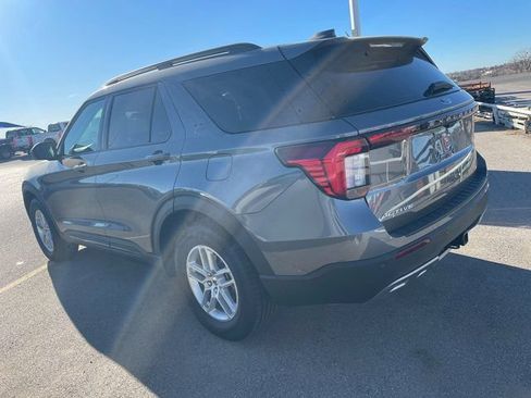 New 2026 Ford Explorer Active w/ Active Comfort Package RWD image 4