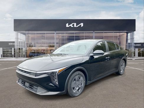 New 2025 Kia K4 LX image 4