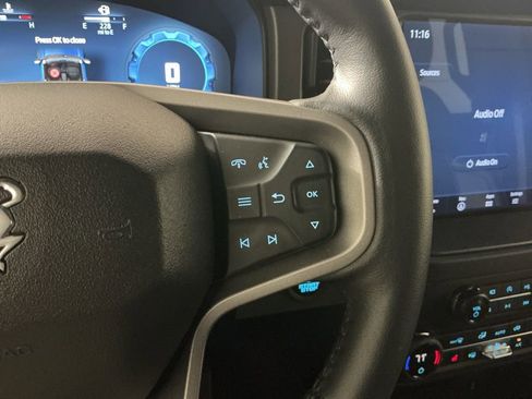 Used 2025 Ford Bronco Badlands image 16