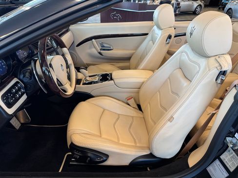 Used 2014 Maserati GranTurismo Convertible RWD image 24