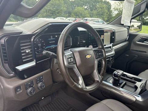 Certified 2024 Chevrolet Silverado 1500 LTZ AWD/4WD image 10