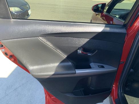 Used 2013 Toyota Venza LE image 18