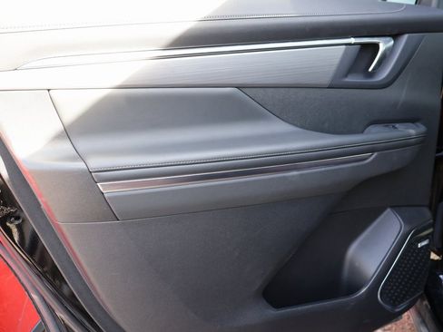 Used 2025 Buick Enclave Preferred image 12