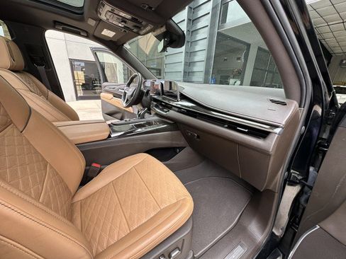 Used 2023 Cadillac Escalade Sport w/ Touring Package AWD/4WD image 17