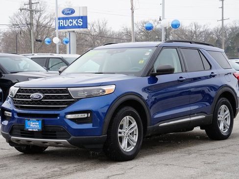 Certified 2020 Ford Explorer XLT w/ Equipment Group 202A image 3