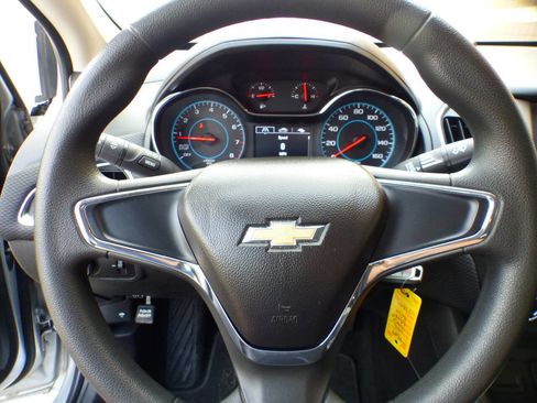 Used 2016 Chevrolet Cruze LS FWD image 28