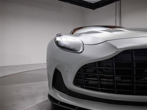 Used 2026 Aston Martin DB12 Convertible image 46