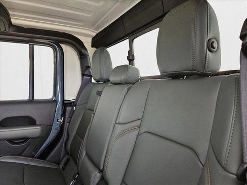 New 2025 Jeep Gladiator Mojave w/ Steel Bumper Group image 15