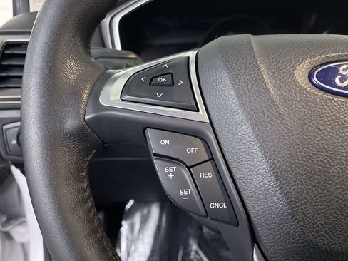 Used 2018 Ford Fusion SE w/ Fusion SE Technology Package image 25