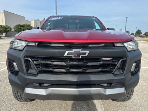 Used 2025 Chevrolet Colorado Trail Boss AWD/4WD image 9