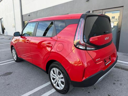 Used 2023 Kia Soul LX FWD image 9