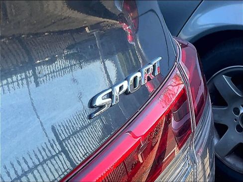 Used 2024 Honda Civic Sport image 11