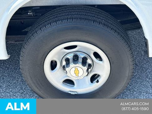 Used 2025 Chevrolet Express 3500 LT w/ LT Preferred Equipment Group RWD image 21