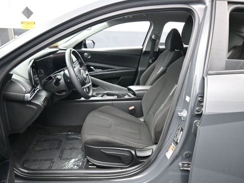 Used 2024 Hyundai Elantra SEL FWD image 11