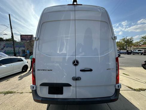 Used 2022 Mercedes-Benz Sprinter 2500 image 7